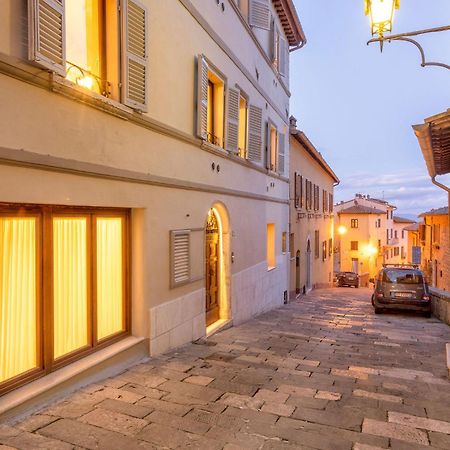 Palazzo Falcinelli Luxury Room In Montepulciano Center With Air Conditioning And Elevator エクステリア 写真