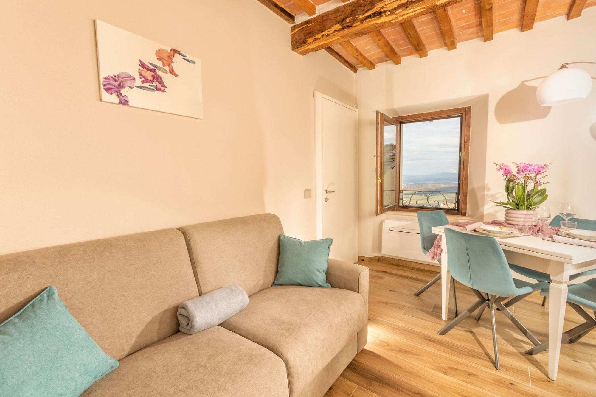 Palazzo Falcinelli Luxury Room In Montepulciano Center With Air Conditioning And Elevator エクステリア 写真