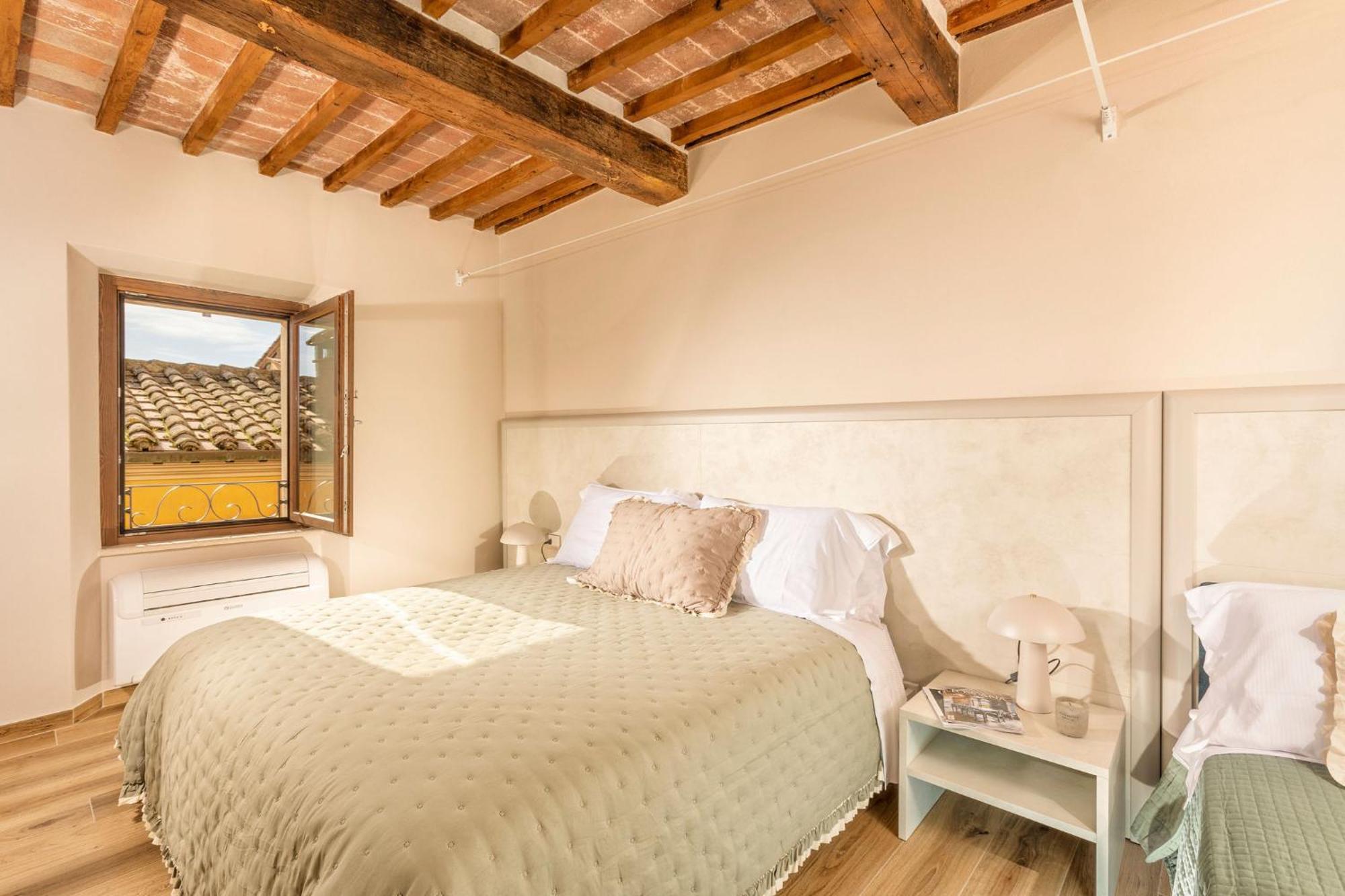 Palazzo Falcinelli Luxury Room In Montepulciano Center With Air Conditioning And Elevator エクステリア 写真
