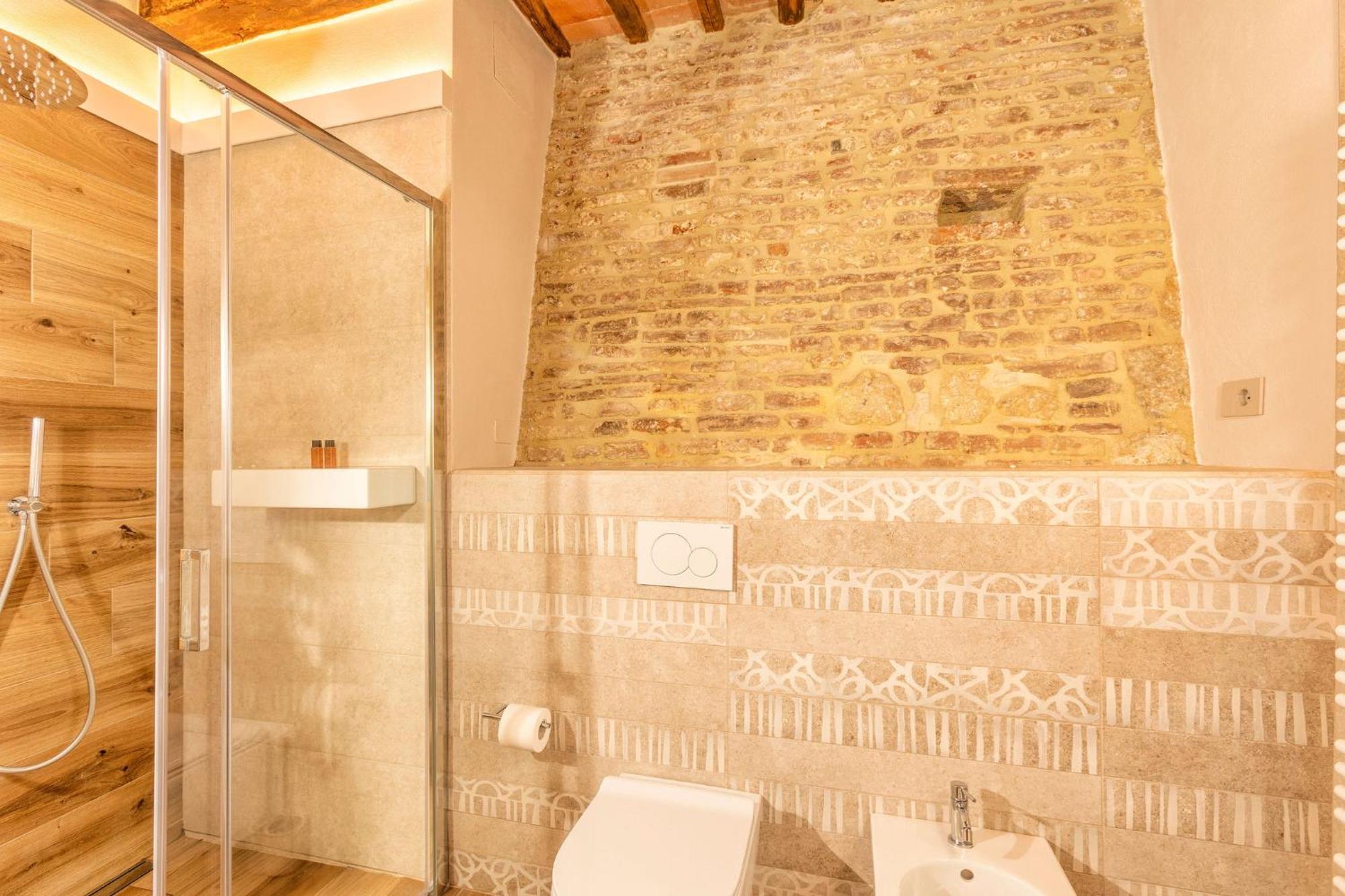 Palazzo Falcinelli Luxury Room In Montepulciano Center With Air Conditioning And Elevator エクステリア 写真