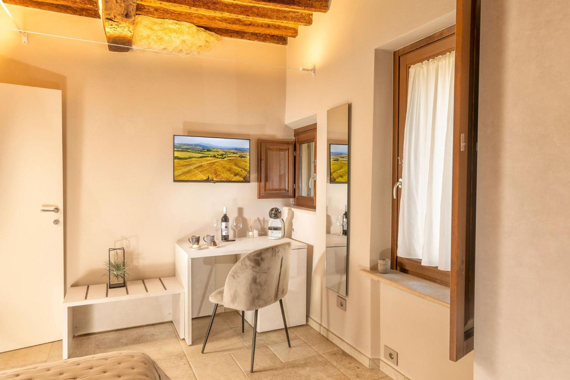 Palazzo Falcinelli Luxury Room In Montepulciano Center With Air Conditioning And Elevator エクステリア 写真