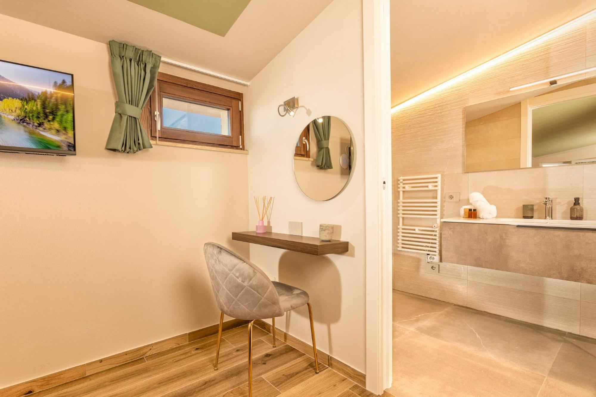 Palazzo Falcinelli Luxury Room In Montepulciano Center With Air Conditioning And Elevator エクステリア 写真