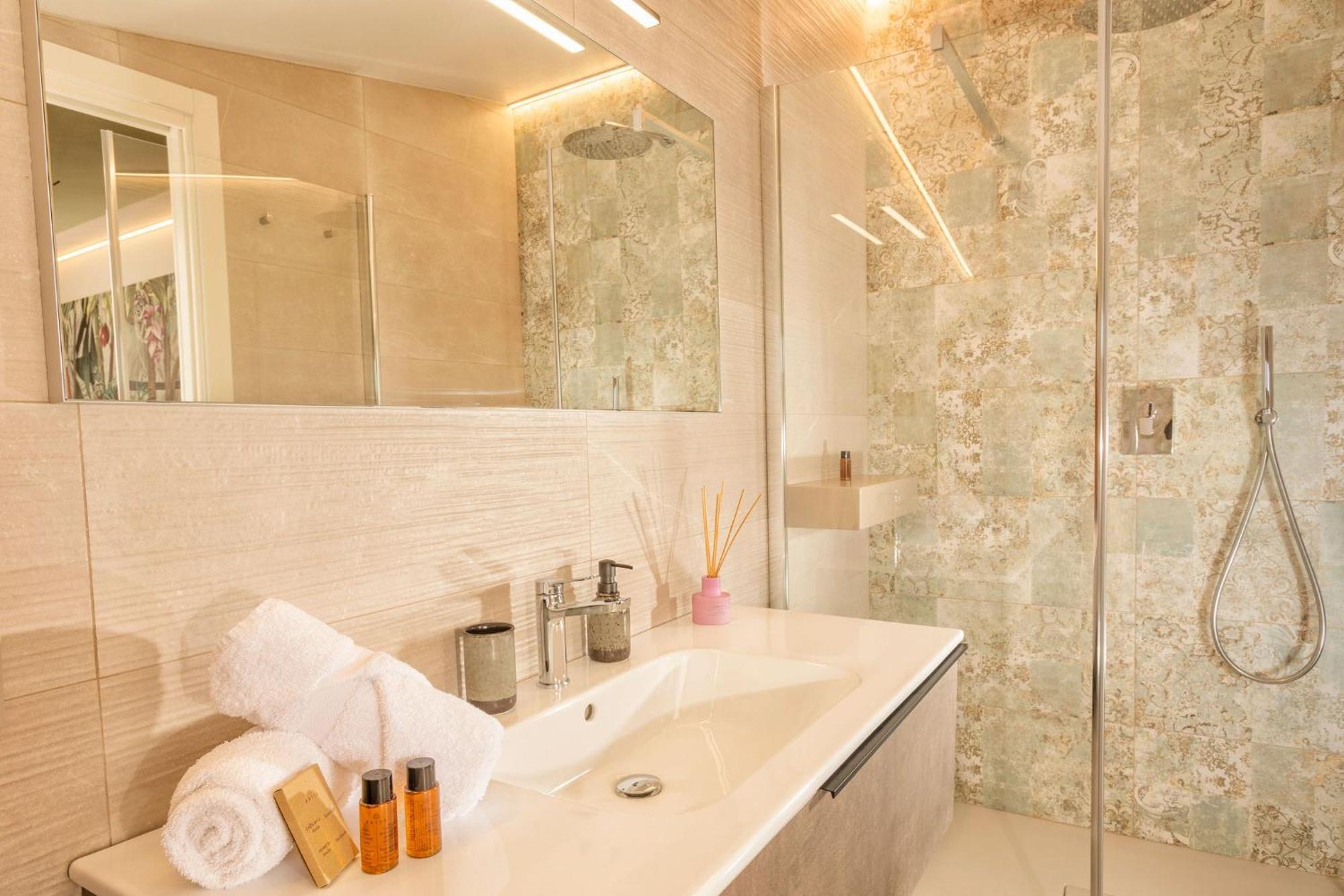 Palazzo Falcinelli Luxury Room In Montepulciano Center With Air Conditioning And Elevator エクステリア 写真