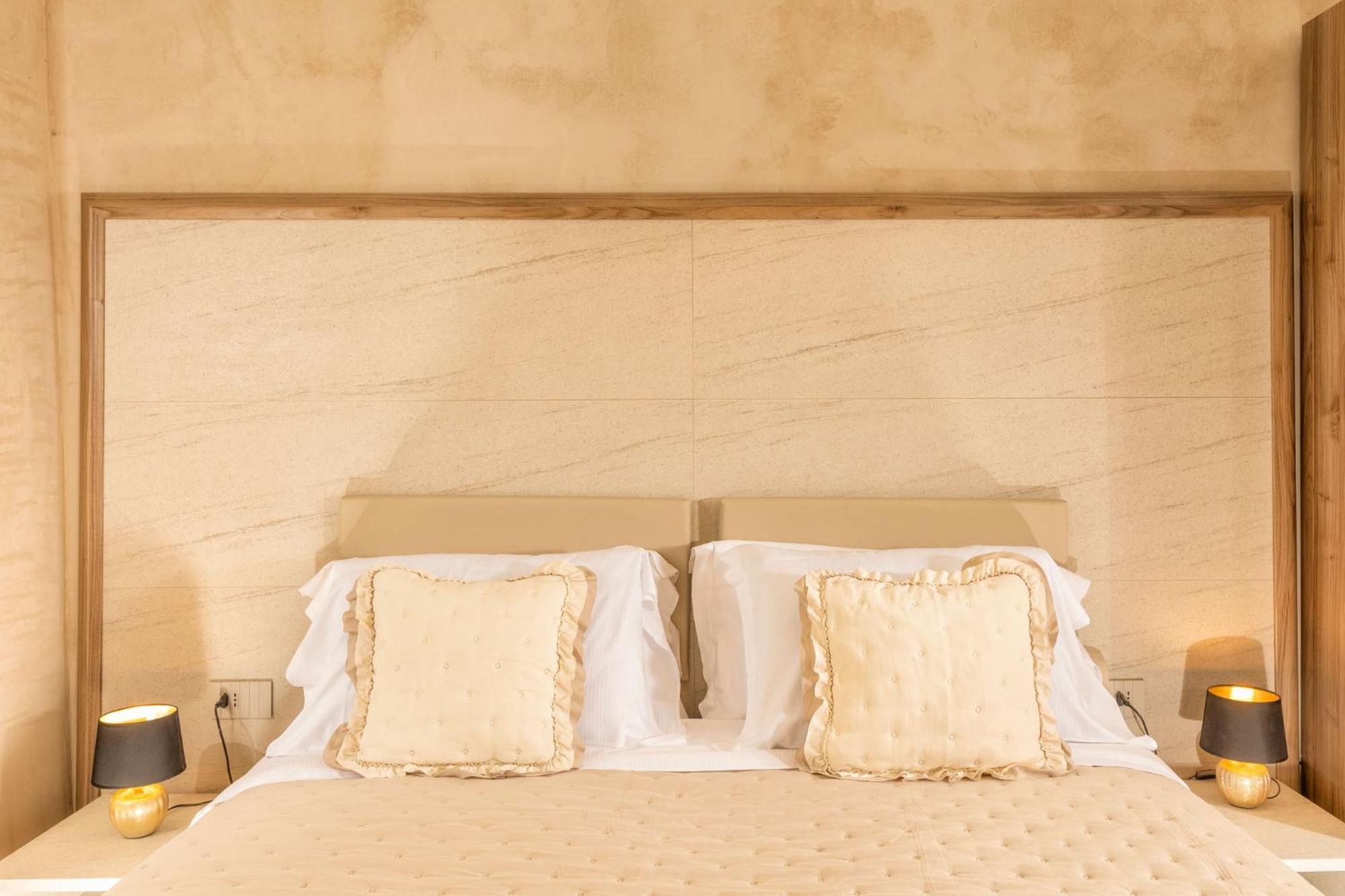 Palazzo Falcinelli Luxury Room In Montepulciano Center With Air Conditioning And Elevator エクステリア 写真