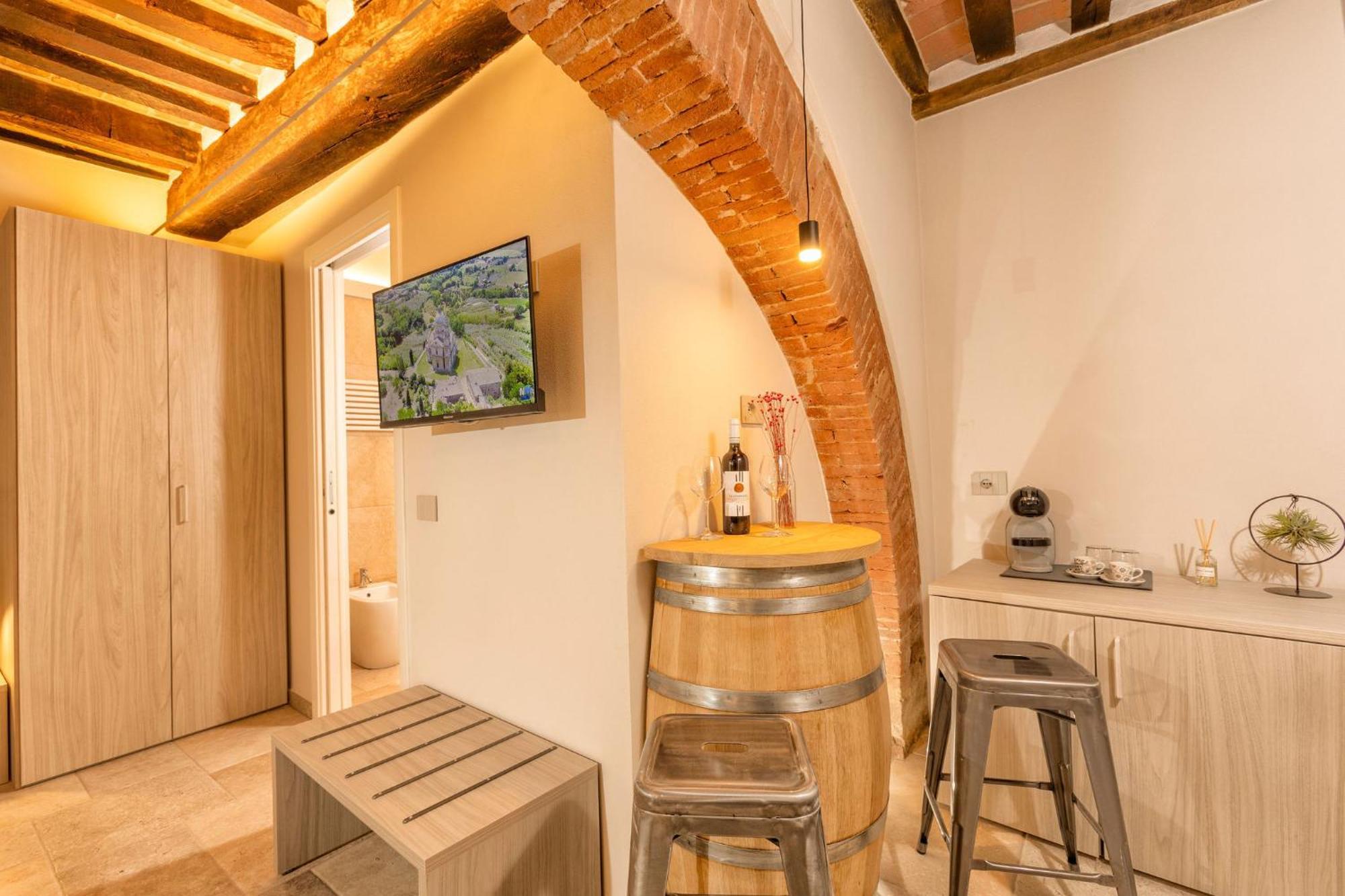 Palazzo Falcinelli Luxury Room In Montepulciano Center With Air Conditioning And Elevator エクステリア 写真