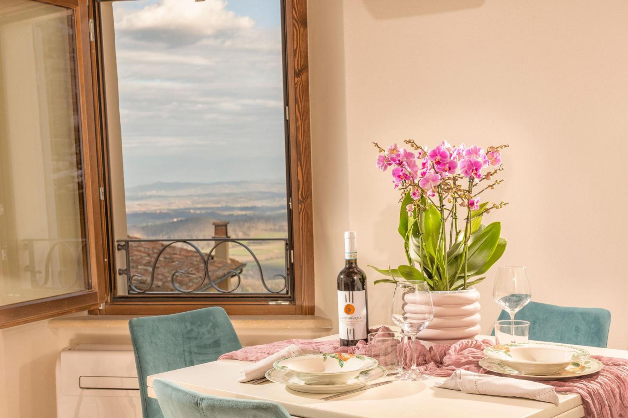 Palazzo Falcinelli Luxury Room In Montepulciano Center With Air Conditioning And Elevator エクステリア 写真