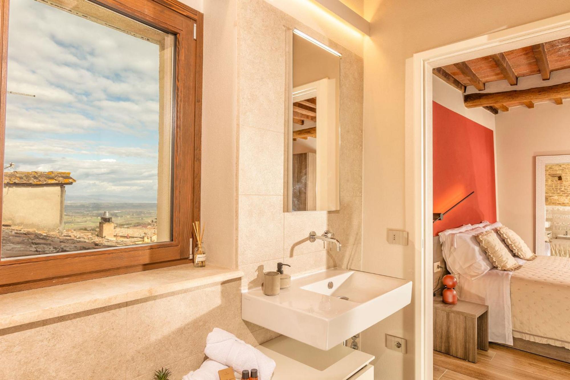 Palazzo Falcinelli Luxury Room In Montepulciano Center With Air Conditioning And Elevator エクステリア 写真